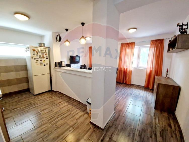 CHIRIE - Casă  4 camere , curte ,  zona LPS - 9