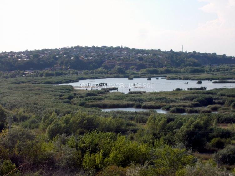 Teren Tulcea 5300 mp,strada Elizeului ,vedere microdelta.Apa,curent,gaze. - 2
