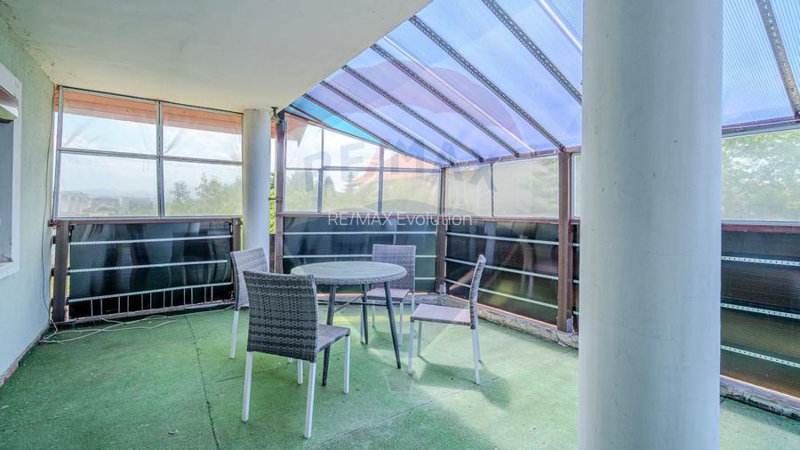 Vila rezidential/  gradina de vis/sera/ panouri/ Sanpetru! - 16