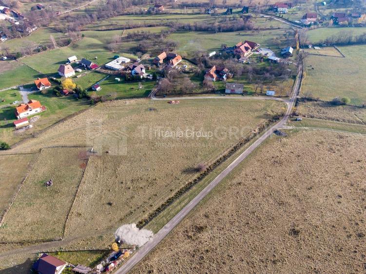 Teren intravilan parcelabil, priveliște spre munți, Sohodol, Bran - 17