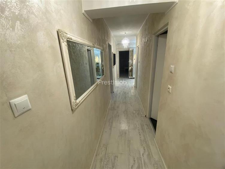 Apartament cu 3 camere de vanzare in zona centrala - 12