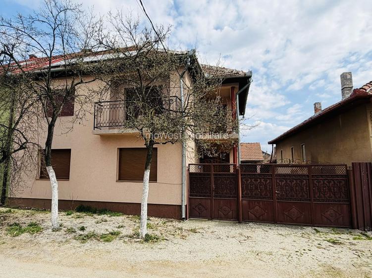 Făget | Casă + anexe | 553 mp teren |  6 camere | Panouri fotovoltaice - 2