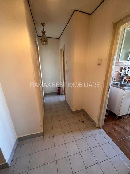 Piata Alba Iulia - vedere pe spate - Bloc Mixt - 4