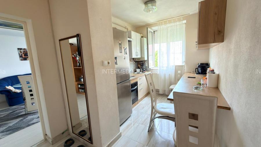 Vanzare Apartament 2 camere cu Balcon CUGIR Parcare Finisat Utilat Mobilat - 3