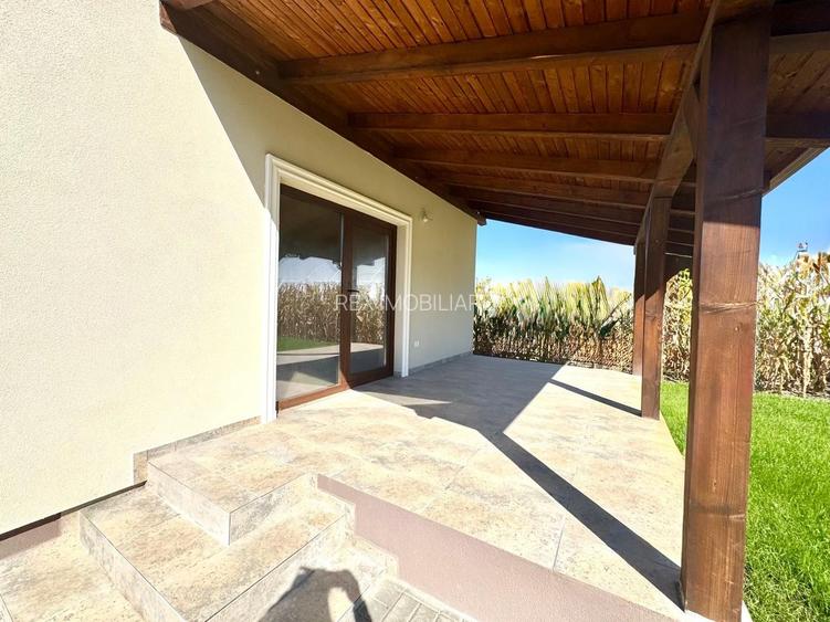 Duplex la asfalt - 4 camere - teren 532mp  Utvin - 14