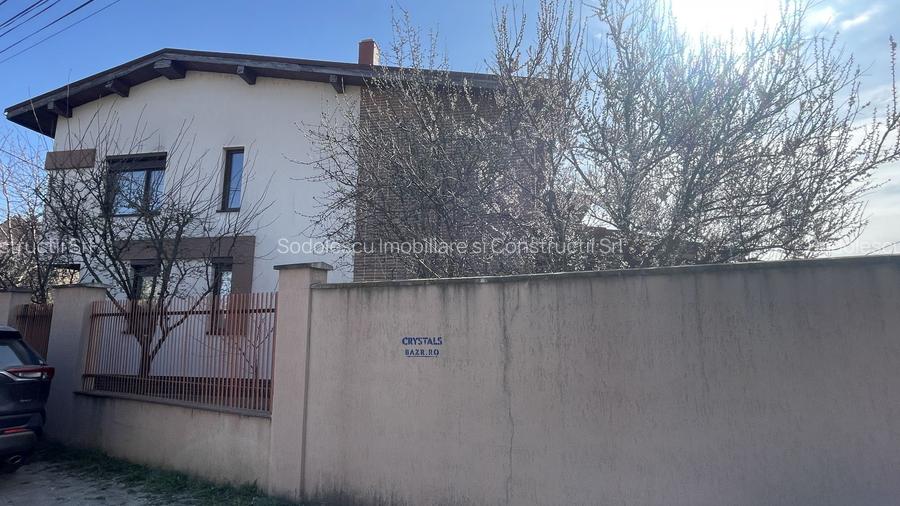 Casa eleganta si luminoasa,situata in zona de case -Mehala - 44