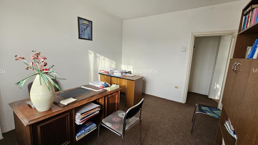 Apartament 2 cam de vânzare, ultra-central, Piața Victoriei 7, direct proprietar - 2