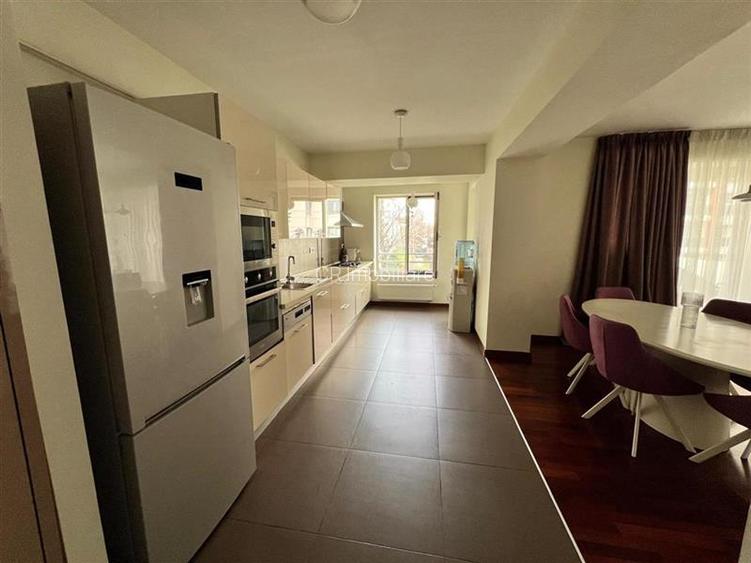 Apartament 3 camere In City - 10