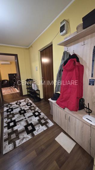 Inchiriere 2 camere Vitan Mall etajul 1/4 - 12