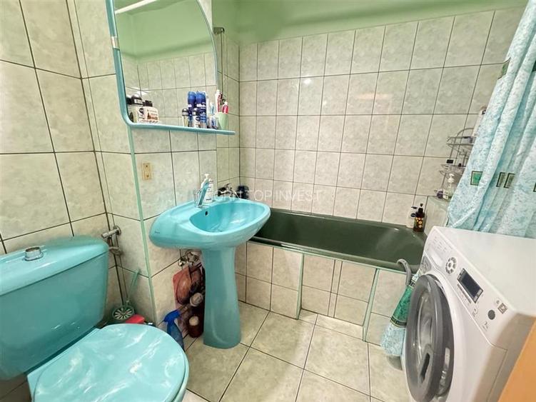 Apartament decomandat 3 camere cu 2 balcoane zona Valea Aurie - 12