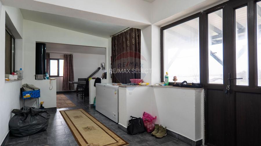 Vilă cu piscină –ideală pentru familie sau pensiune, Bacu-acces A1/A0 - 15