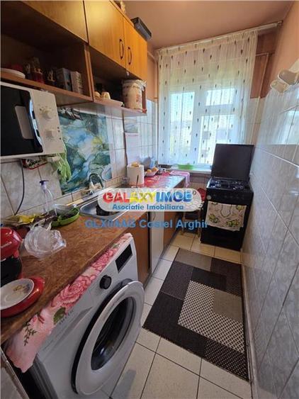 Vindem ap 2 cam SD , et 4, zona Kaufland Craiovei, mobilat - 7
