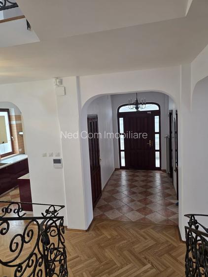 Vila de inchiriat - 30