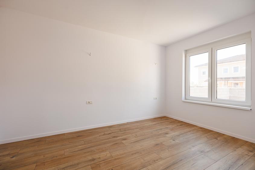 Duplex P+E în Moșnița Nouă, 3 dormitoare, 3 bai, teren 403 mp. Comision 0%