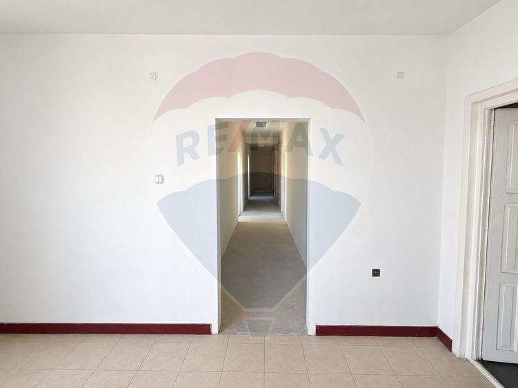 Clădire comercială 466 mp, teren 756 mp, de vânzare în Gherla