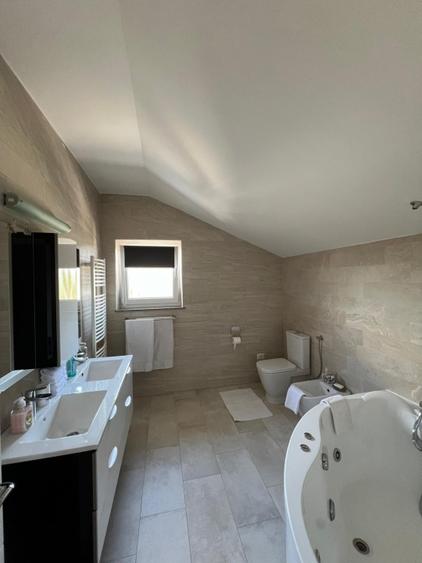 Casa de inchiriat, 120 mp, zona Radauti