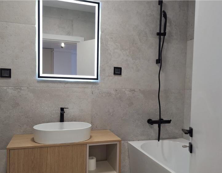 Apartament de 2 camere, 45 mp,Ultramodern,Mobilat/Utilat, Zona Eroilor