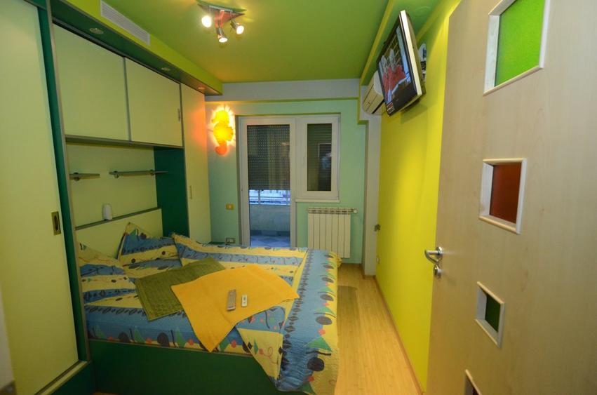 Ap tehnologic & finisari de anvergura, NOU: 1 living-3dorm-4terase-2bai, 120mp