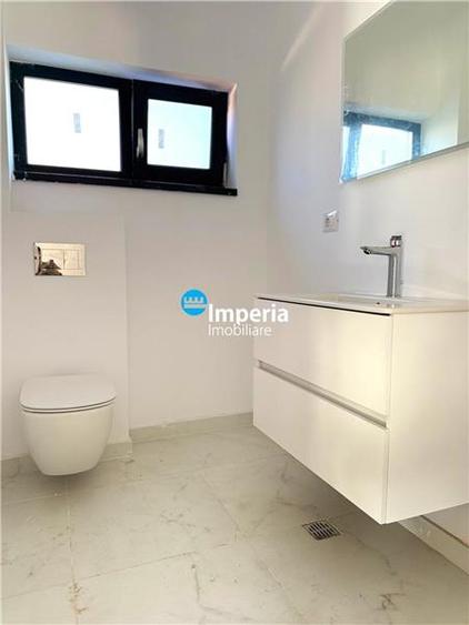 Vila premium P+E 4 cam, asfalt, canalizare,Notariat Miroslava