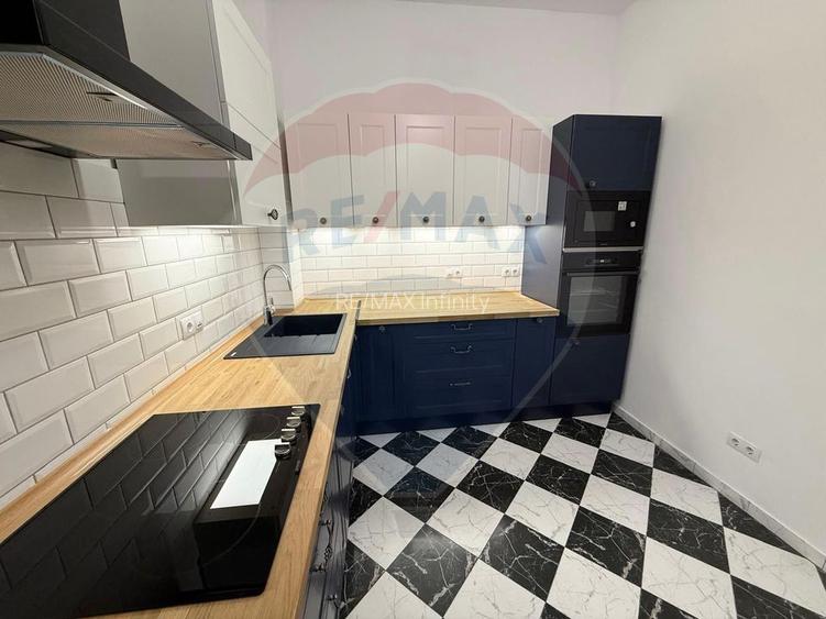 Apartament 4 camere, pe 2 niveluri si curte comuna în Centru - 11