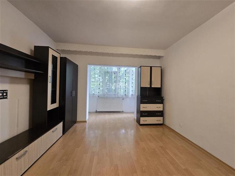 Chirie apartament 2 camere Bacau zona Piata Sud Mobilat - 3
