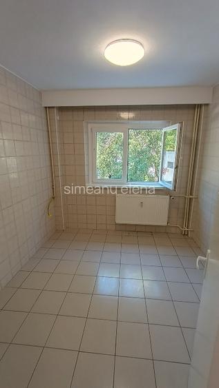 Militari Veteranilor etaj 1/4 construcție '83 posibilitate centrală  - 5