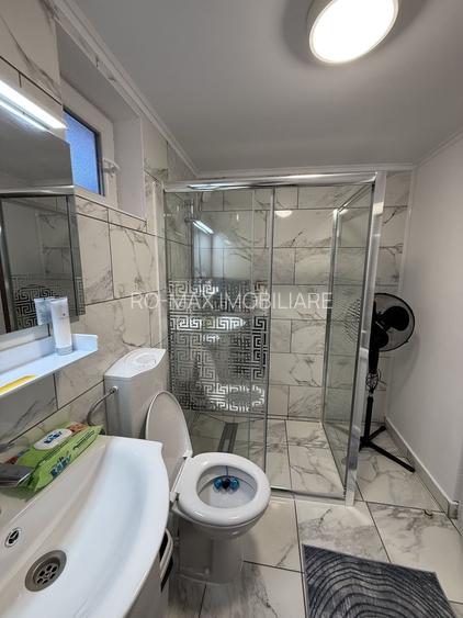 Casa demolabila  și teren 800mp cu toate utilitățile deschidere 26,5mp - 2