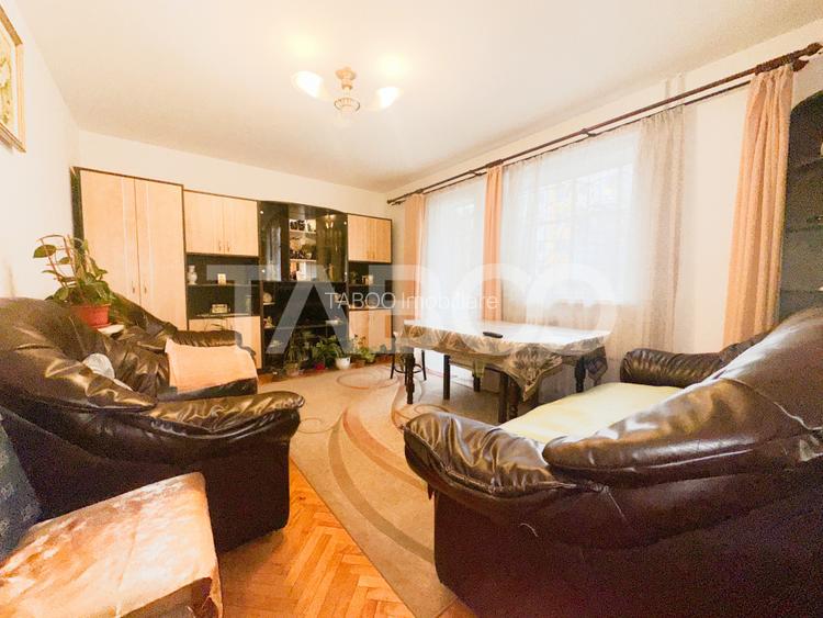 De vanzare apartament 4 camere decomandate cartierul Manastur - 2