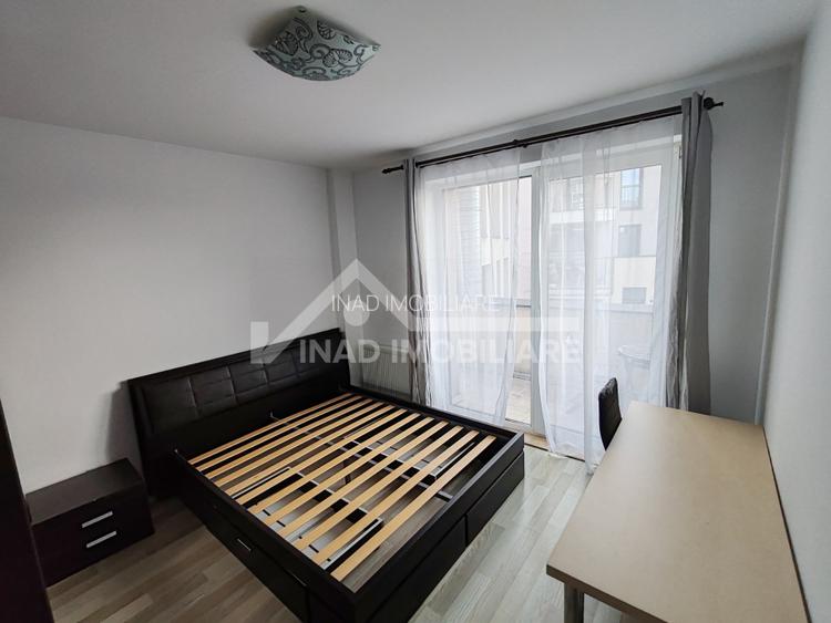 Apartament cu 3 camere, 2, bai, balcon si terasa, Str. Constanta - 5