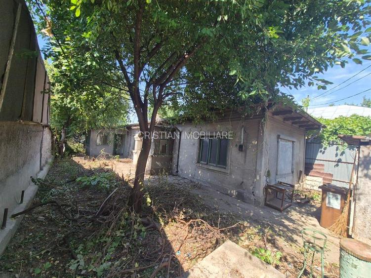 Teren 300 mp cu utilitati, deschidere 10 m, Chercea - 2