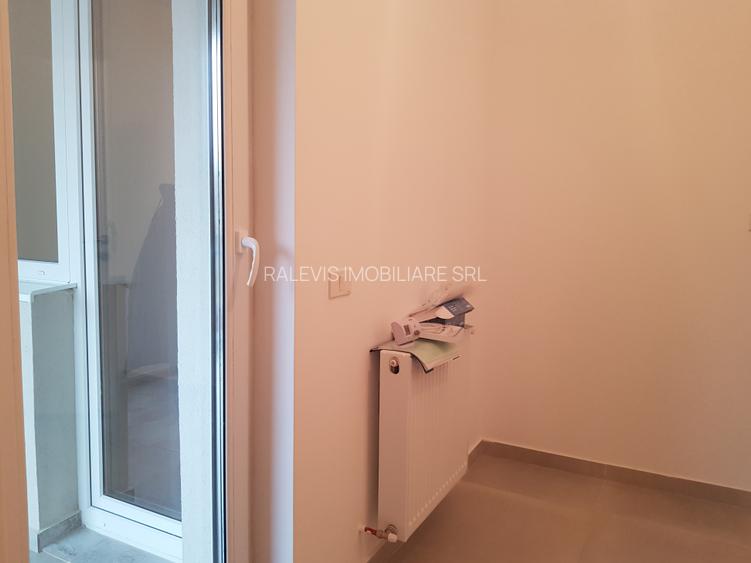 Vanzare apartament unicat, 2 camere, 2 bai, centrala proprie, sector 4 Hornbach - 8