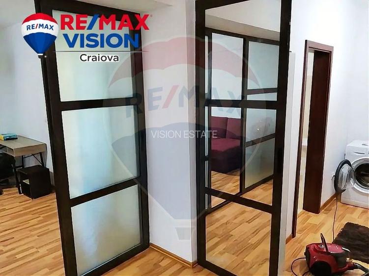 Apartament cu 1 camere de vânzare în zona 1 Mai - 4