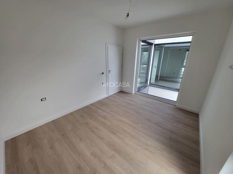 Comision 0%. Langa Iulius Mall. Zid despartitor dublu. Finisaje premium - 20