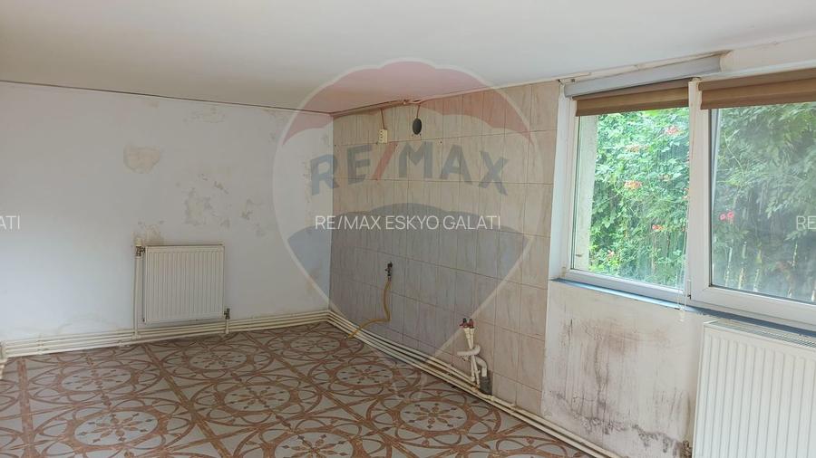 Casă cu teren de vânzare în cartierul Vadul Ungurului - Galați - 13