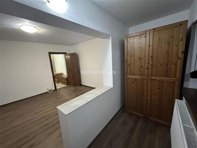 1 camera, decomandat, model mare parter inalt cu balcon in zona Aradului! - 8