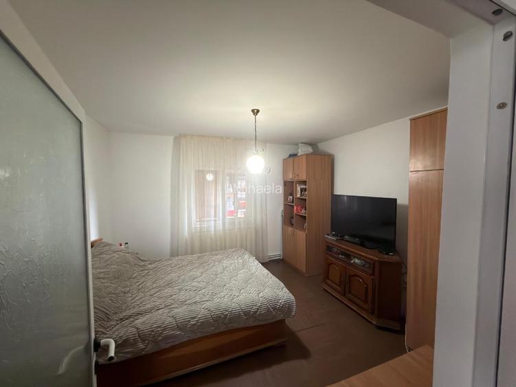 Vand casa cu etaj + teren - 7