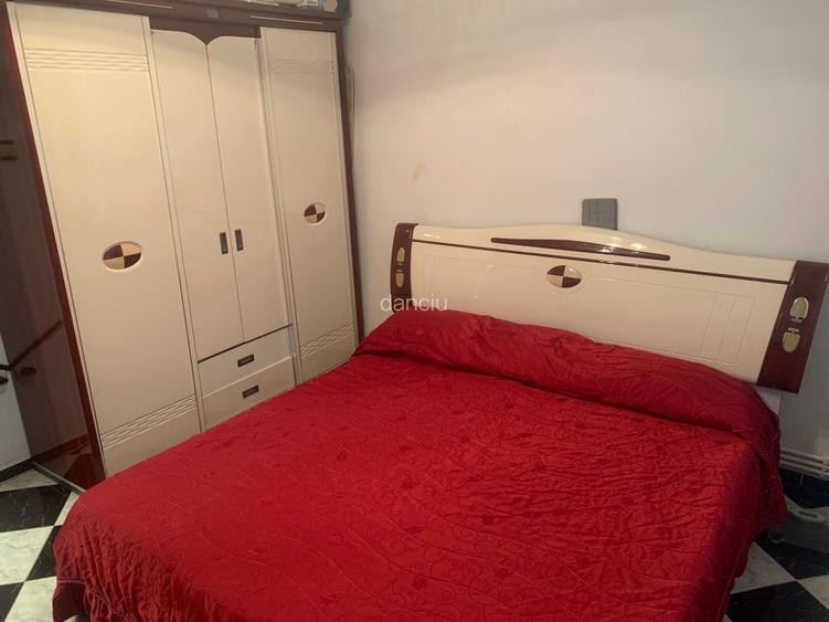 Proprietar apartament 3 camere, loc parcare - 11