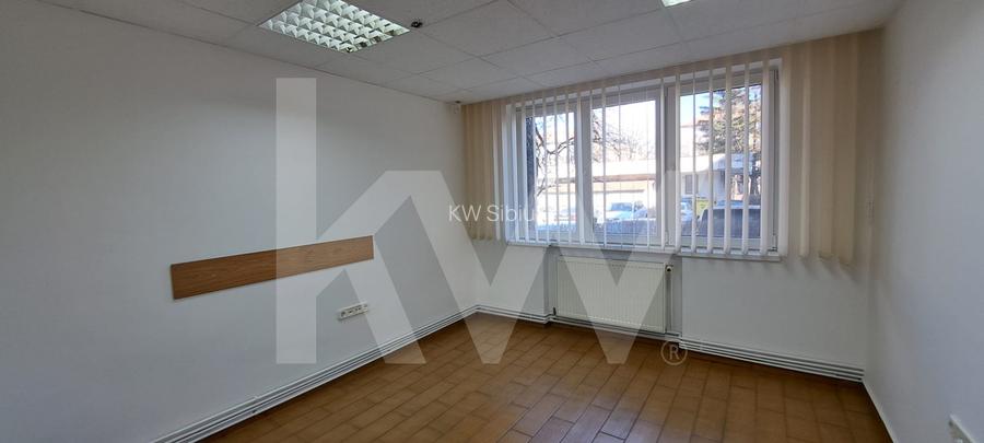 Apartament 3 camere decomandate , ultracentral ,parter - 3