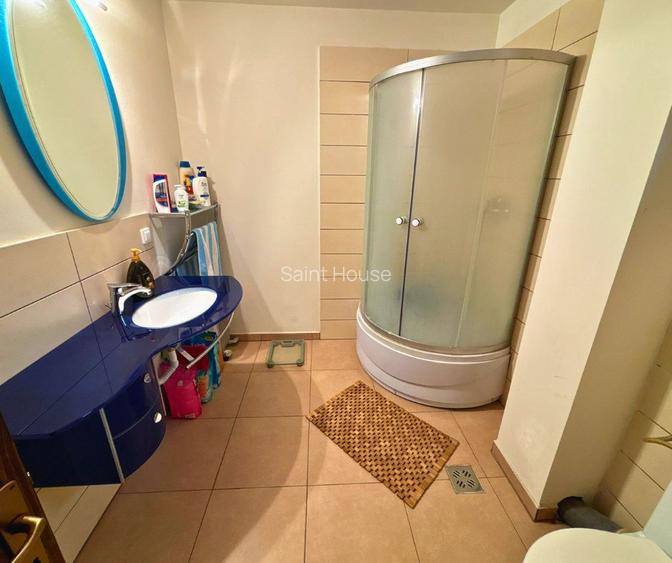 Vilă cu 10 camere P+2E+M 400 M² utili 2800 M² Teren Comandau - 26