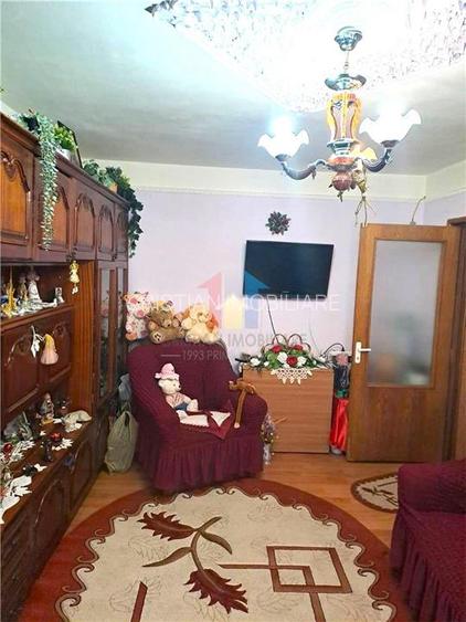 Ap.4 cam conf 1 decomandat, Viziru 3, Etaj superior - 2