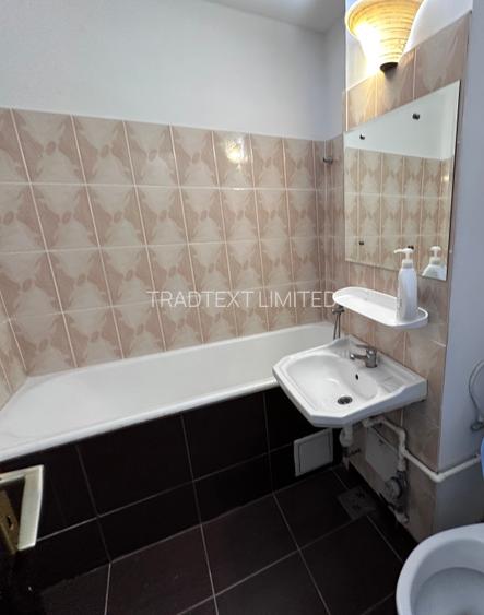 Mc  Piața Progresul.Parter .3 camere decomandate. - 8