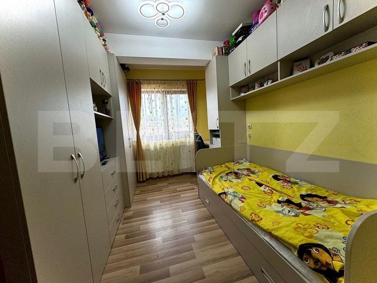 Apartament cu 3 camere ,semidecomandat, 51 mp, zona Stejarului - 13