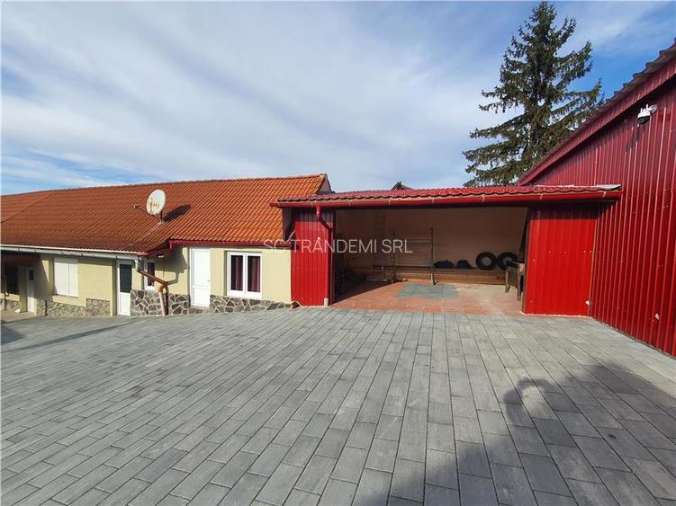 Oferta in Slimnic ! Casa saseasca pe un singur nivel, cu 2.021mp teren - 12