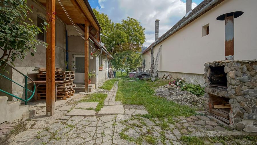 Casa spatioasa cu teren generos, in zona centrala a Sacelelor - 9