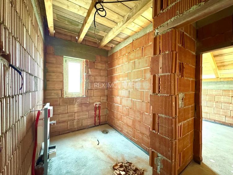 Super pret - Duplex cu 4 camere - teren generos  |Sǎcǎlaz| - 6