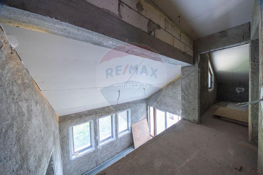 Casă / Vilă cu 8 camere / 7 bai de vânzare, Moieciu de Jos - 18