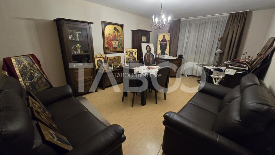 FARA COMISION - Apartament de vanzare 4 camere balcon parcare Lupeni  - 3