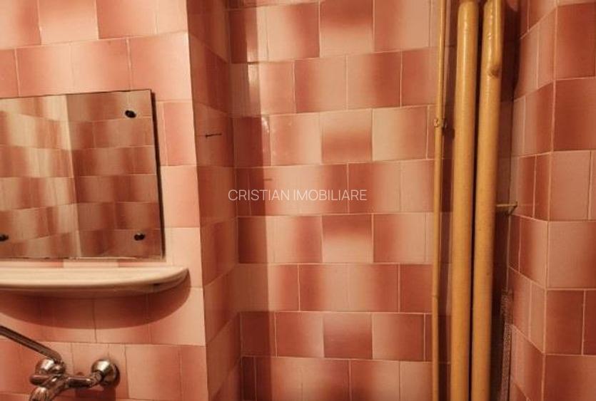 SPATIOS!! Ap 4 cam, conf 1 decomandat, 95 mp, bloc 1980 Garii - 8