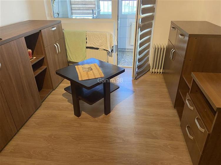 Garsoniera  de inchiriat , zona  b- dul Brailei , parter , decomandata , mobilat - 8