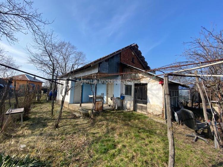 Vanzare casa batraneasca 2 camere + teren 1100mp in comuna Teslui, Olt - 2